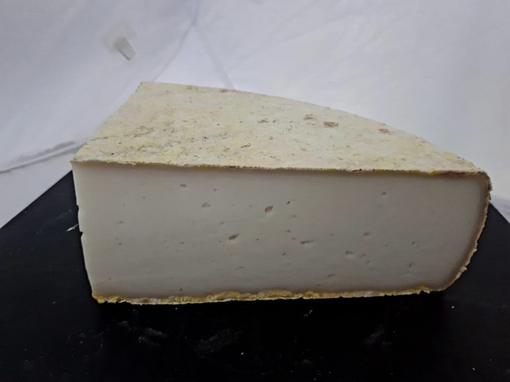 Tomme De Chèvre Laitière — Ferme Des Chalets Doche 